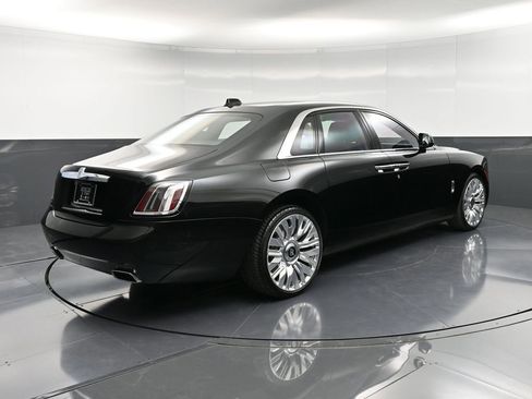 Certified 2025 Rolls-Royce Ghost image 8