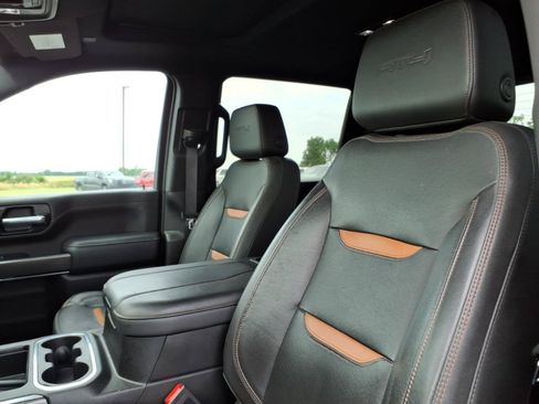 Used 2023 GMC Sierra 2500 AT4 w/ AT4 Preferred Package AWD/4WD image 17
