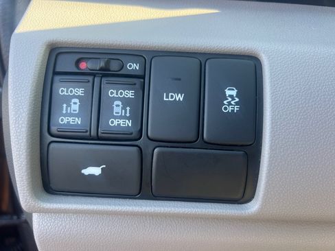 Used 2016 Honda Odyssey EX-L image 29