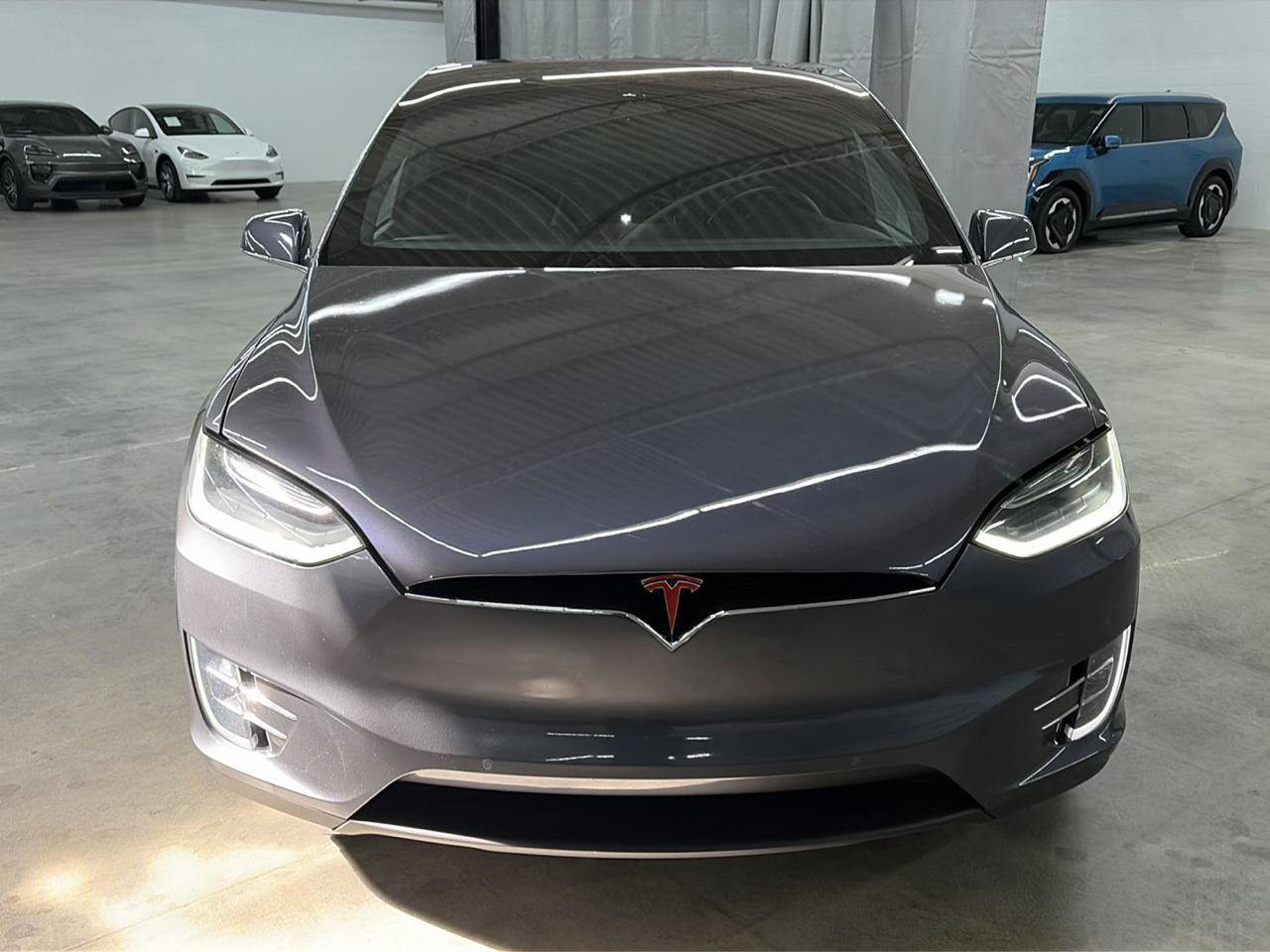Used 2018 Tesla Model X 75D AWD/4WD image 3