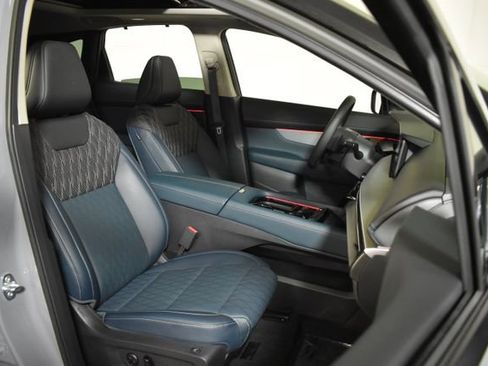 Certified 2025 Nissan Murano Platinum AWD/4WD image 38