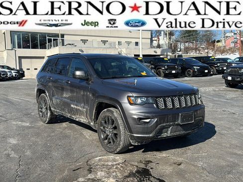 Used 2019 Jeep Grand Cherokee Altitude image 1