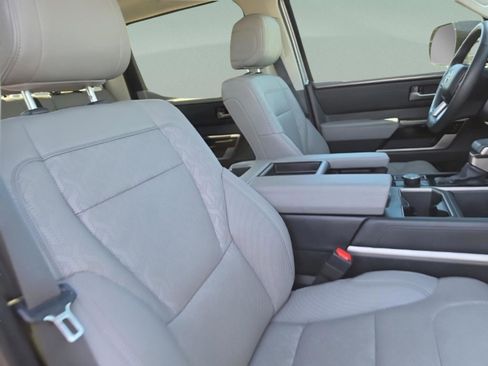 Used 2024 Toyota Tundra Limited AWD/4WD image 33