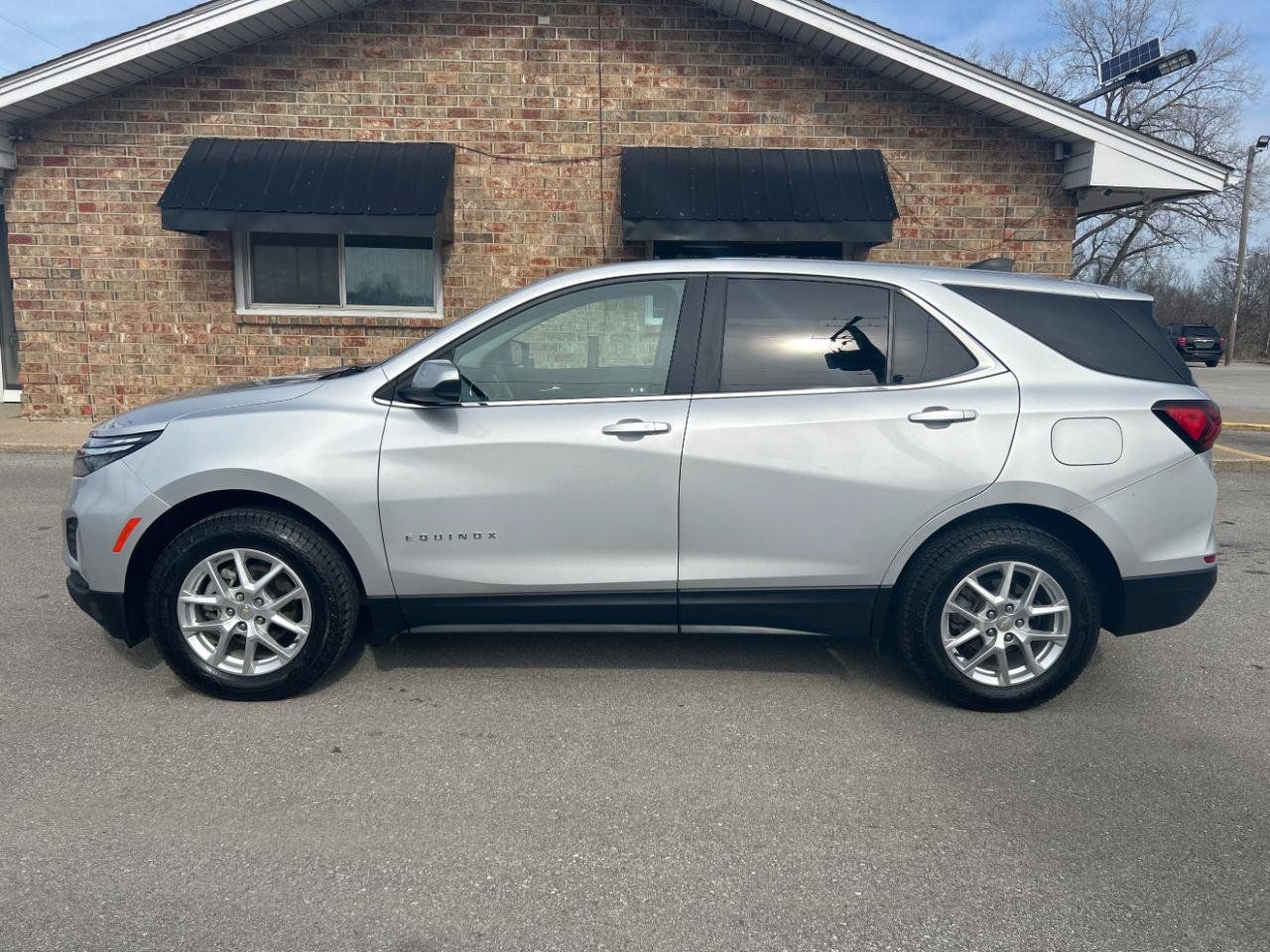 Used 2022 Chevrolet Equinox LT AWD/4WD image 10