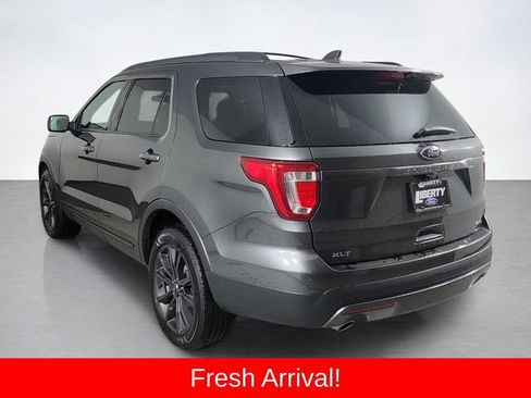 Used 2017 Ford Explorer XLT w/ Equipment Group 202A AWD/4WD image 5