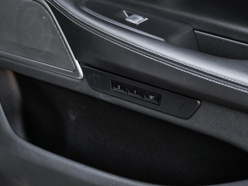 Used 2021 BMW 750i xDrive image 53