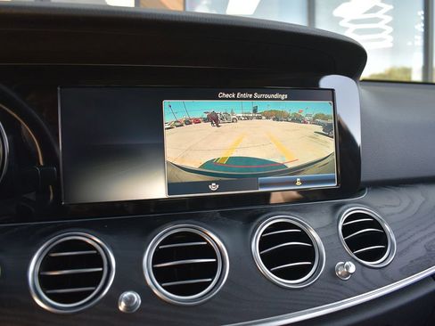 Used 2019 Mercedes-Benz E 300 4MATIC w/ Convenience Package image 22