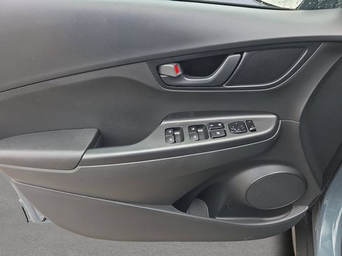Used 2022 Hyundai Kona SE FWD image 17