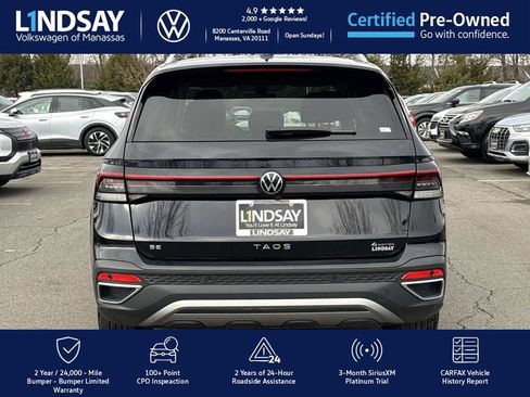 Certified 2025 Volkswagen Taos SE image 4