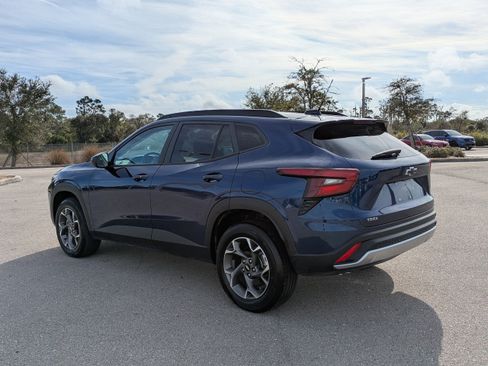 Used 2024 Chevrolet Trax LT w/ Driver Confidence Package image 7