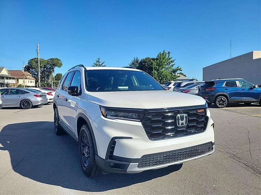 Used 2024 Honda Pilot TrailSport image 7