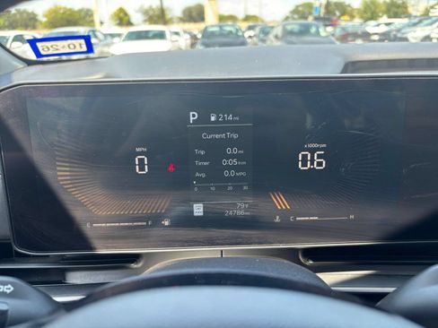 Used 2026 Kia Carnival FWD image 42
