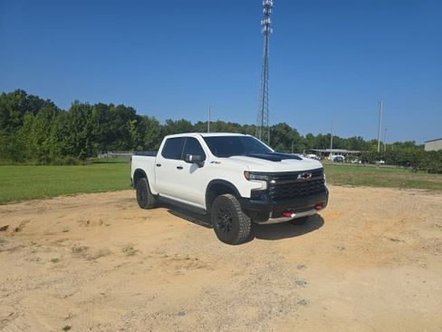 Used 2023 Chevrolet Silverado 1500 ZR2 w/ Technology Package AWD/4WD image 13