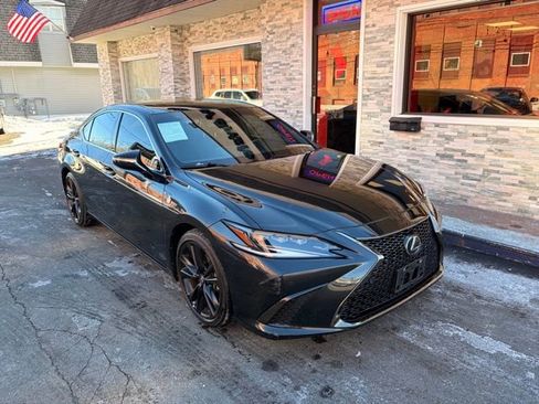Used 2022 Lexus ES 350 F Sport w/ Accessory Package FWD image 3