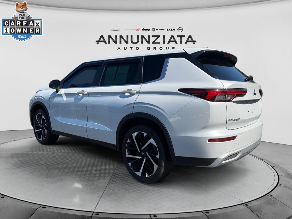 Used 2023 Mitsubishi Outlander SE AWD/4WD image 3