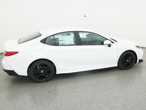 New 2026 Toyota Camry SE image 10