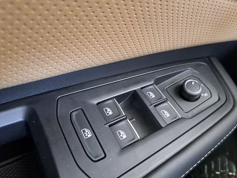 Used 2024 Volkswagen Atlas Cross Sport SE w/ Panoramic Sunroof Package AWD/4WD image 20