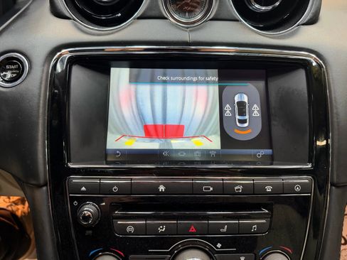 Used 2016 Jaguar XJ L Portfolio image 30