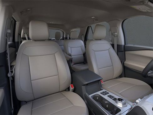 Used 2024 Ford Explorer XLT w/ Equipment Group 202A image 10