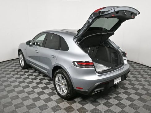 Certified 2025 Porsche Macan image 32