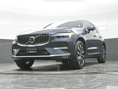 Used 2023 Volvo XC60 B5 Plus image 22