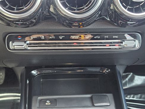 Used 2026 Mercedes-Benz GLB 250 image 18