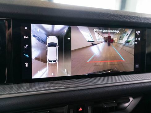 Certified 2025 Porsche Cayenne AWD/4WD image 29
