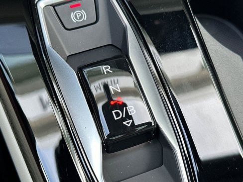 New 2025 Audi Q6 e-tron Premium Plus image 21