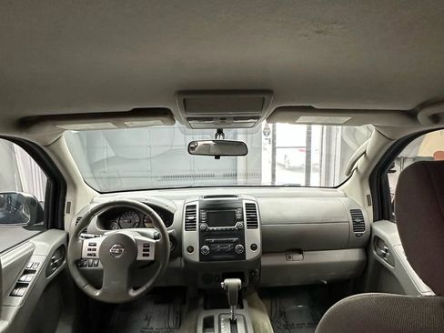 Used 2018 Nissan Frontier SV image 28