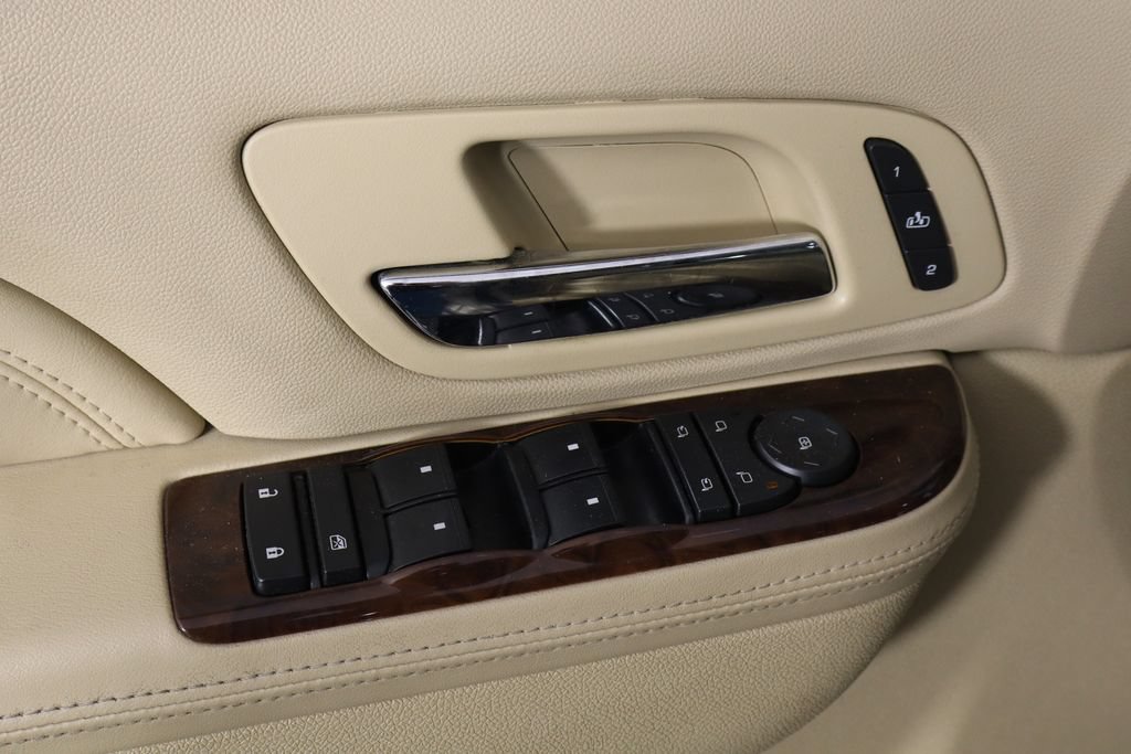 Used 2013 Cadillac Escalade Luxury AWD/4WD image 19