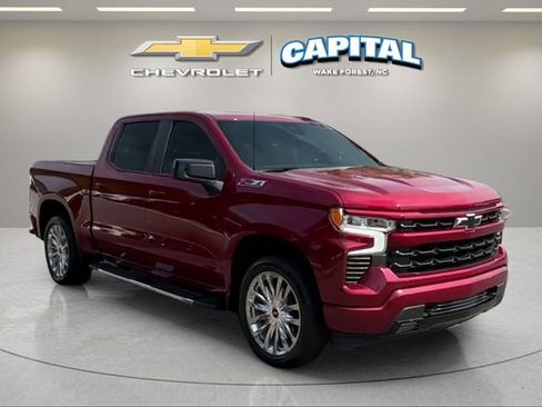 Used 2022 Chevrolet Silverado 1500 RST w/ Z71 Off-Road Package AWD/4WD image 7
