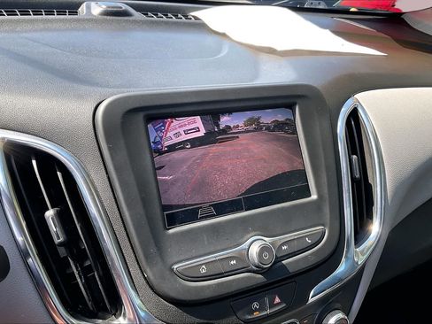 Used 2024 Chevrolet Equinox LS FWD image 21