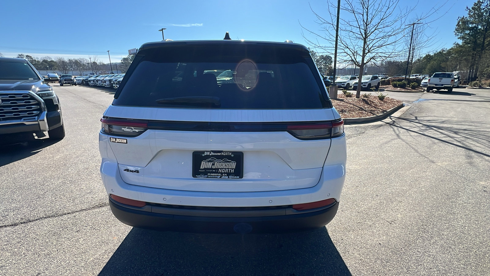 New 2026 Jeep Grand Cherokee Altitude AWD/4WD image 9