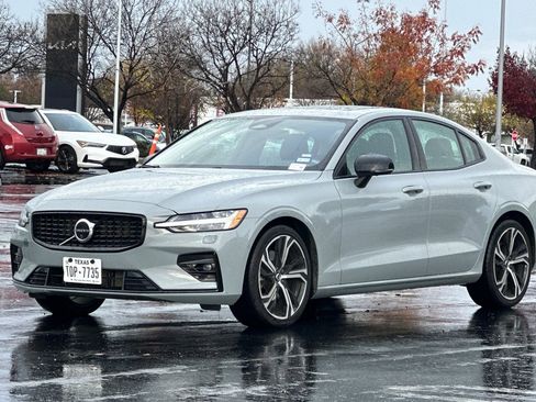 Used 2024 Volvo S60 B5 Plus image 8