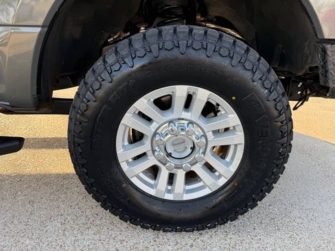 Used 2017 Ford F250 XLT w/ XLT Value Package AWD/4WD image 14