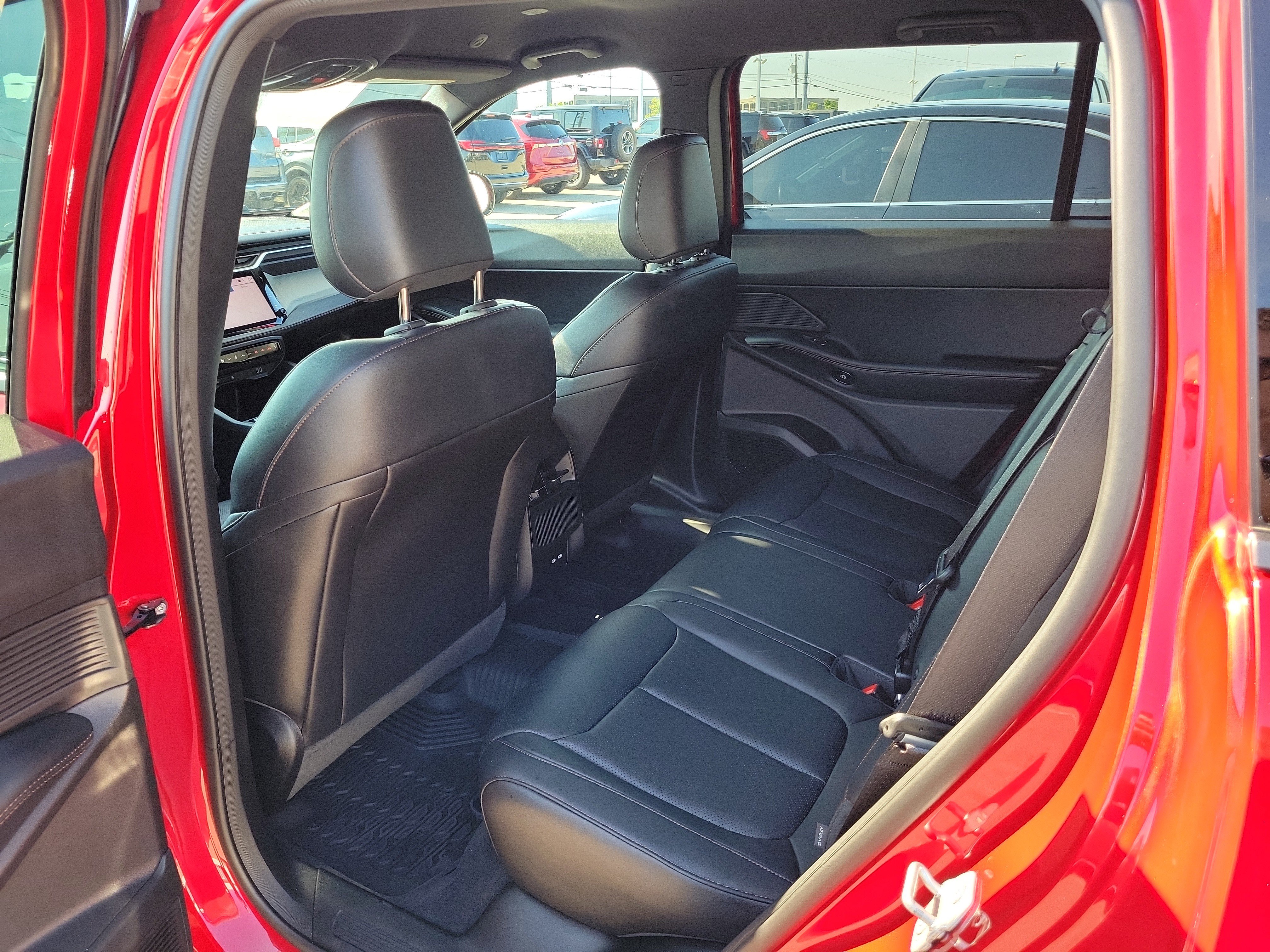 Used 2026 Jeep Cherokee Limited AWD/4WD image 13