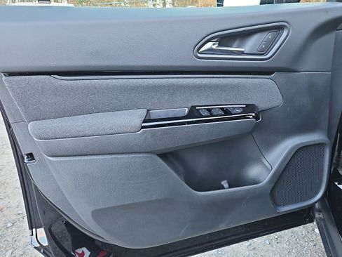 Certified 2025 Honda Prologue EX image 14