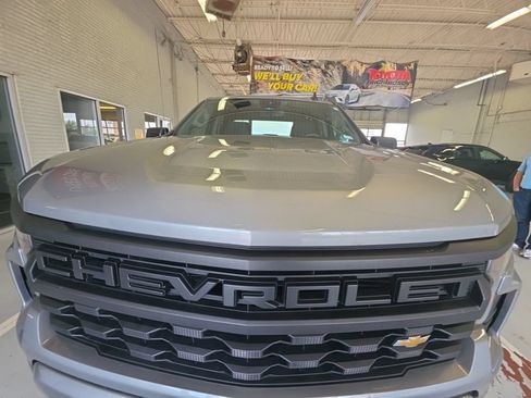 Used 2024 Chevrolet Silverado 1500 Custom RWD image 2