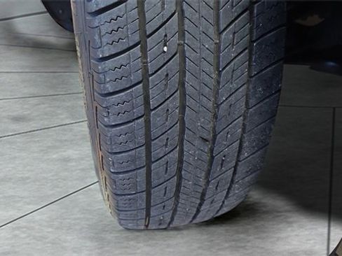 Used 2017 Buick Envision Essence image 32