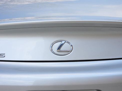 Used 2005 Lexus SC 430 Convertible image 19