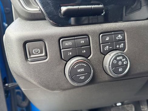 Used 2023 Chevrolet Silverado 1500 LTZ w/ LTZ Premium Package AWD/4WD image 11