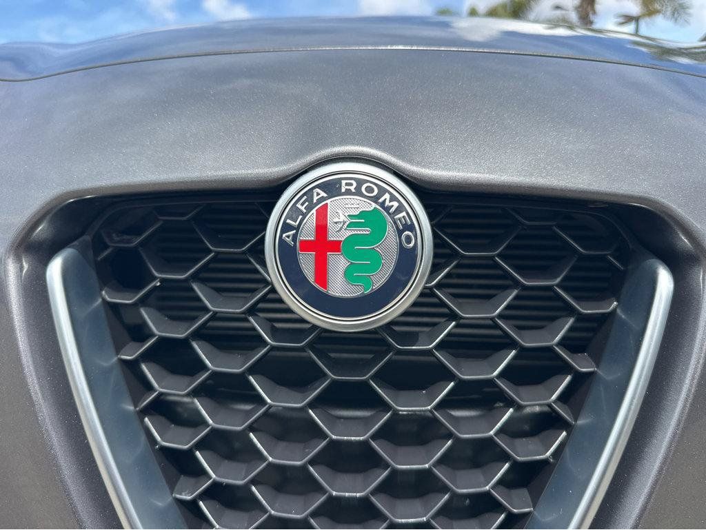 Used 2022 Alfa Romeo Giulia Ti AWD/4WD image 41