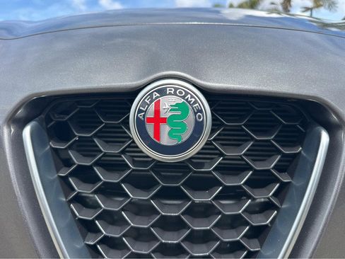 Used 2022 Alfa Romeo Giulia Ti AWD/4WD image 41