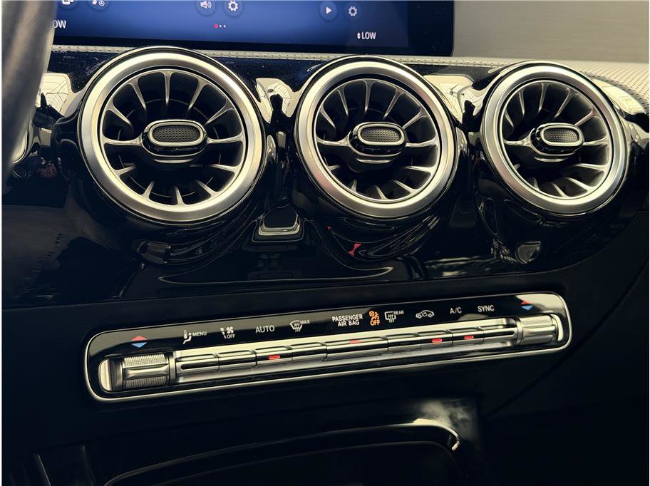 Used 2025 Mercedes-Benz CLA 250 4MATIC image 15