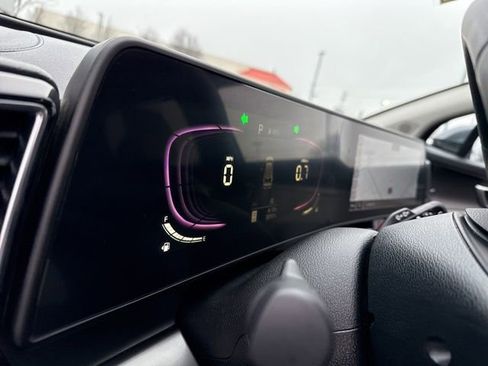 Used 2023 Kia Sportage EX image 18