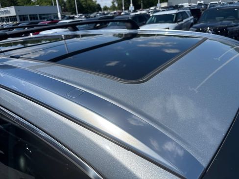 Used 2017 Toyota Highlander Limited Platinum AWD/4WD image 15