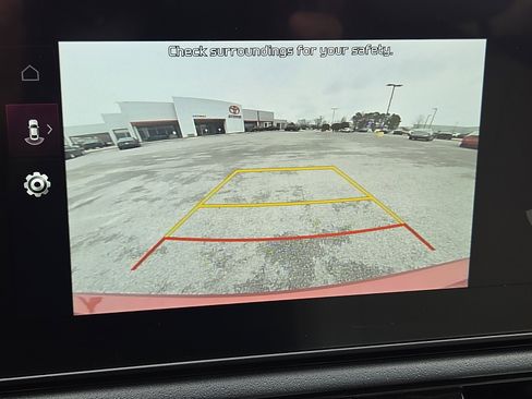 Used 2025 Kia Niro EX image 18