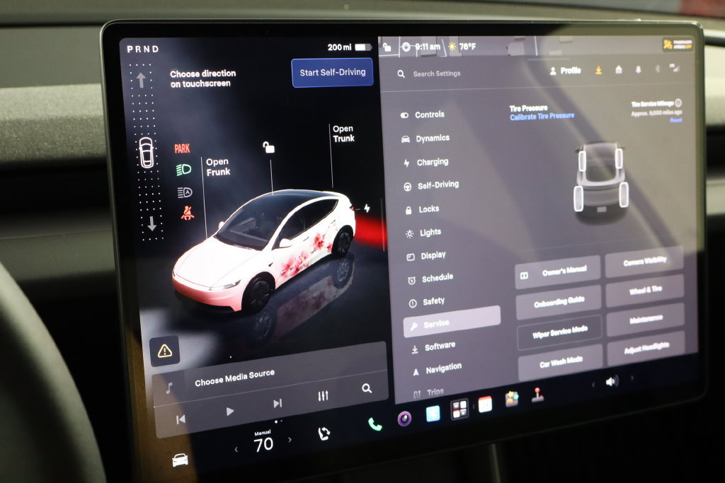Used 2026 Tesla Model Y 2WD image 36
