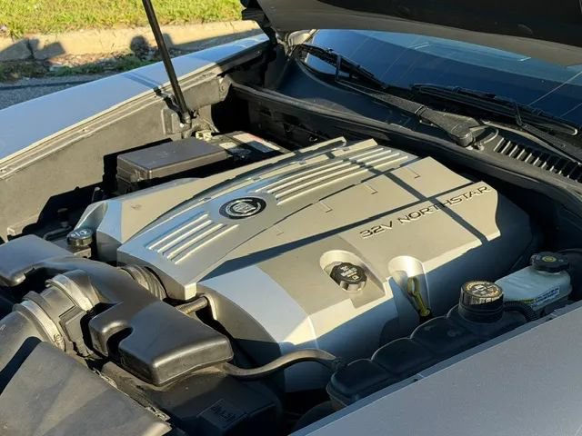Used 2004 Cadillac XLR RWD image 31