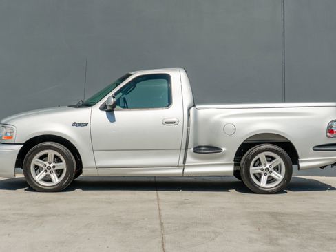 Used 2004 Ford F150 Lightning image 2